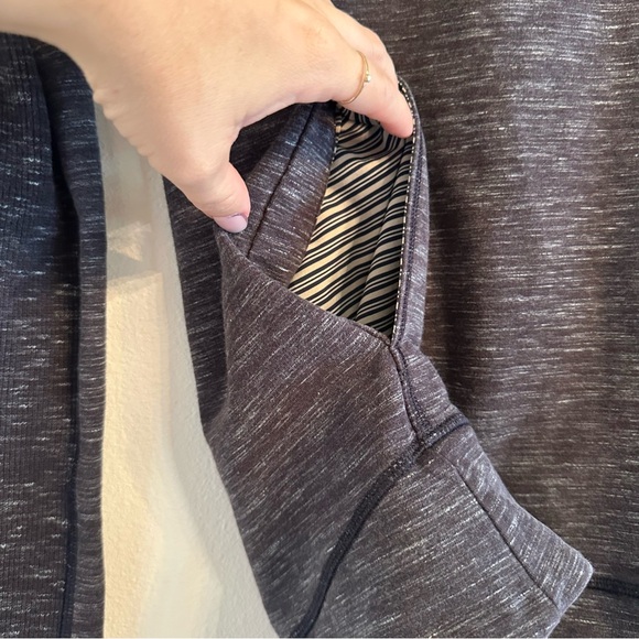 Lululemon Black Heathered Long Sleeve Sweatshirt - Picture 3 of 8